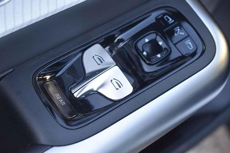 Prémiová automobilka přiváží novou generaci svého nejmenšího klasické SUV.