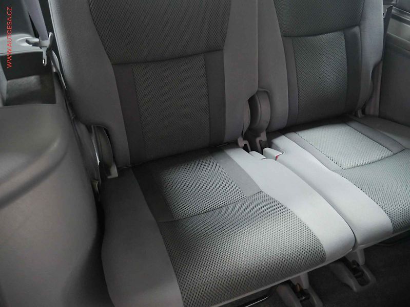 Toyota RAV4 (2001) 2.0VVT-i 4x4, AC - fotka 11 z 18