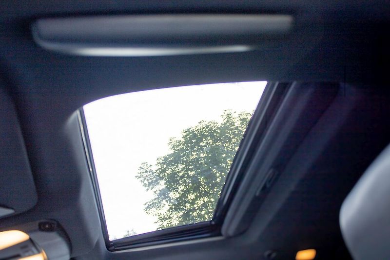 Infiniti QX70 Verze S, servisované, DVB-T - fotka 46 z 53