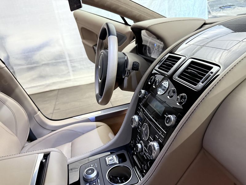 Aston Martin Rapide (2016) S 6.0 560PS,AT-8ST,SERVIS - fotka 26 z 72