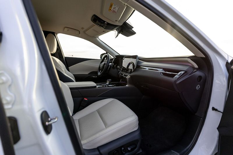 Lexus RX 450h plus 450h+ 2,5 PHEV F SPORT DESIGN - fotka 12 z 30