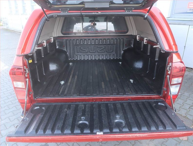 Isuzu D-Max (2019) 1.9 D - fotka 14 z 18