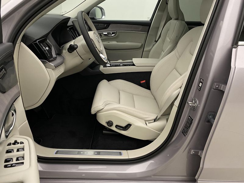 Volvo XC90 (2026) T8 AWD Plug-in BRIGHT PLUS 7m - fotka 3 z 71
