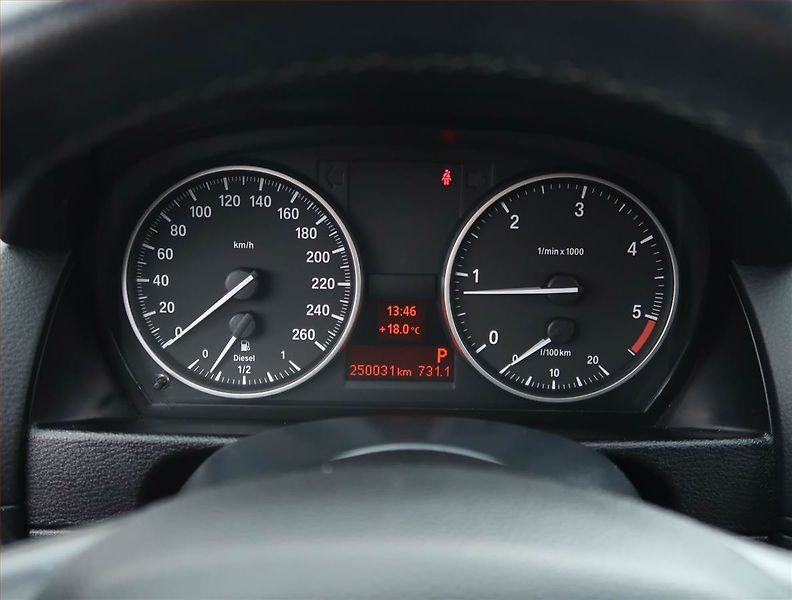 BMW X1 (2011) xDrive20d, 4X4, Automat - fotka 11 z 16