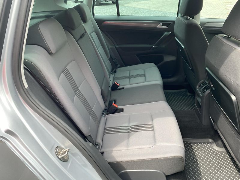 Volkswagen Golf Sportsvan 1.2 TSI ALLSTAR - CLIMATRONIC - fotka 33 z 39