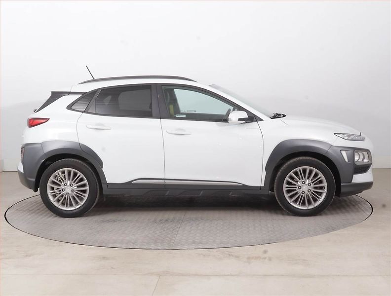 Hyundai Kona (2018) 1.0 T-GDI, Serv.kniha, Kůže - fotka 6 z 15