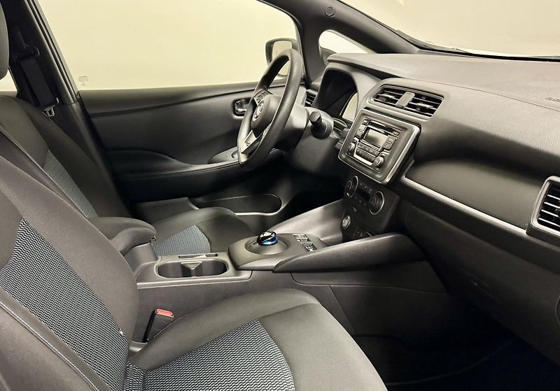 Nissan Leaf (2022) ELEKTRIC VISIA 1 MAJITEL - fotka 25 z 34