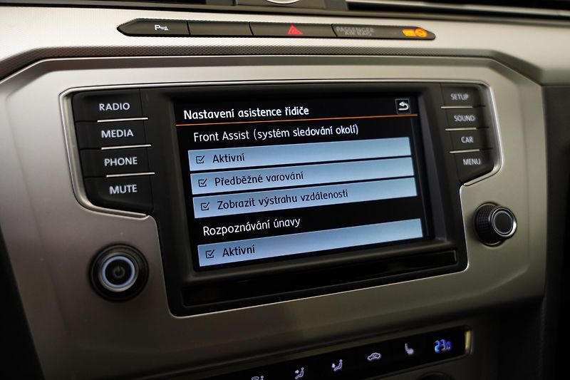 Volkswagen Passat - fotka 19 z 24
