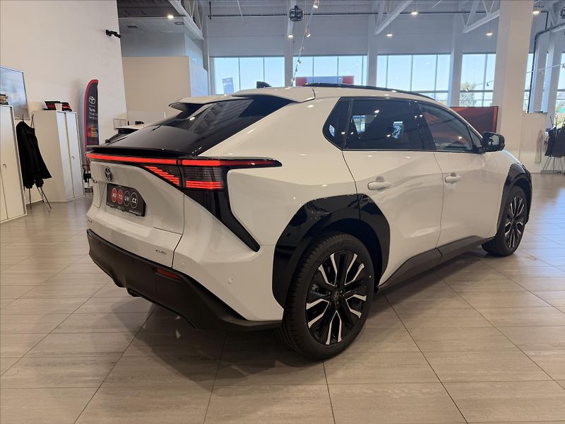 Toyota bZ4X (2025) 0,0 73.1 kWh  BEV 4x4 Executiv - fotka 6 z 12