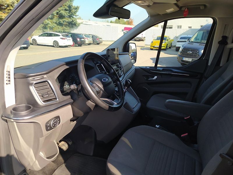Ford Tourneo Custom (2022) 2,0 EcoBlue 110kW/150k L2 TITA - fotka 11 z 16