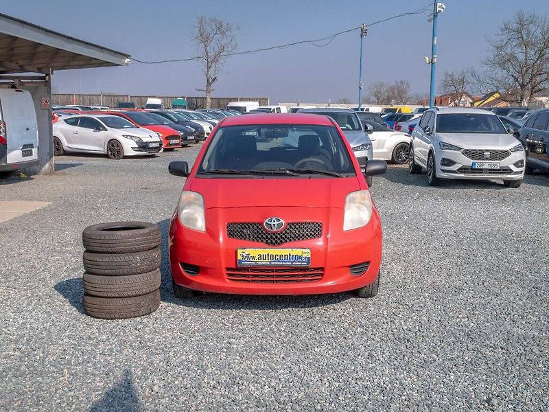 Toyota Yaris (2008) ČR 1.0i 51KW AC – 2x PNEU - fotka 3 z 34