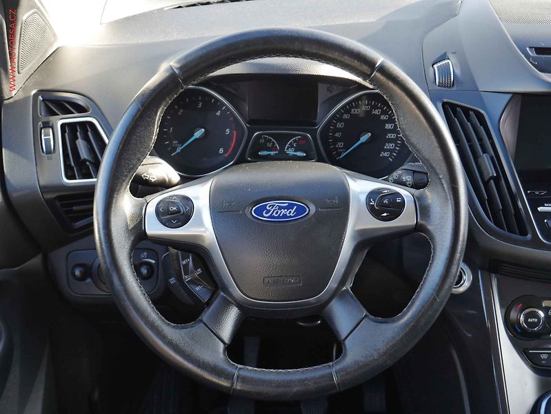 Ford Kuga (2016) 2.0 TDCi 4x4, 1.maj, Navi - fotka 14 z 18
