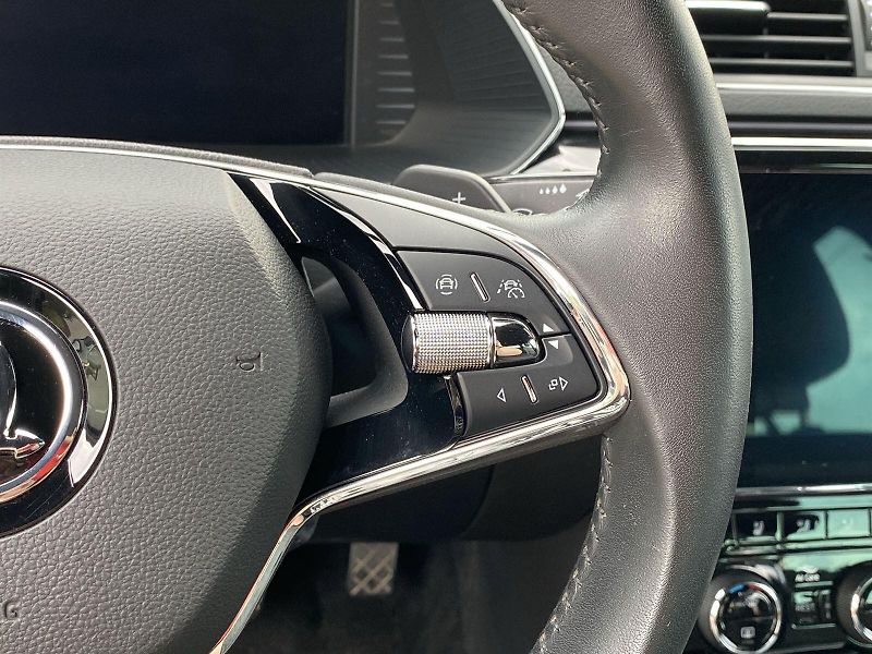 Škoda Superb (2023) Combi 2.0 TDI DSG L&K - fotka 21 z 35