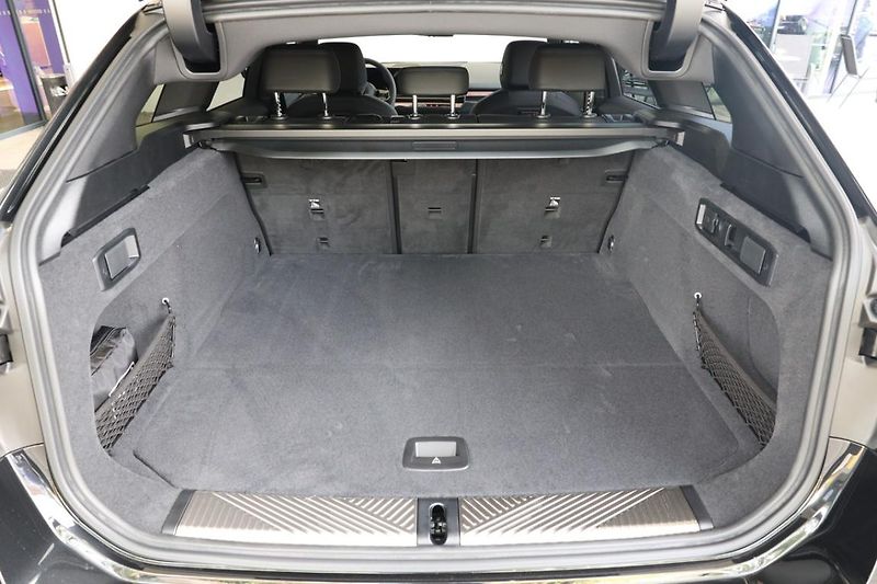 BMW Řada 5 540d xDrive Touring - fotka 8 z 18