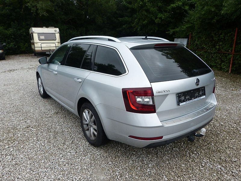 Škoda Octavia 2.0 TDI DSG - fotka 4 z 19