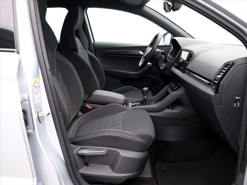 Škoda Karoq 1,5 TSI 110kW Sportline CZ Taž - fotka 12 z 29