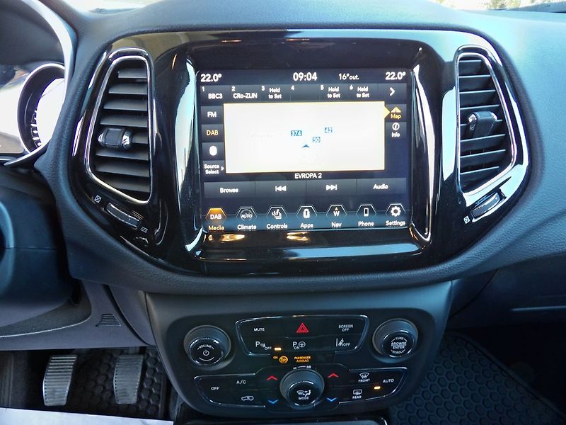 Jeep Compass 1.6Mjet Limited ČR 1maj. 33tis - fotka 8 z 32