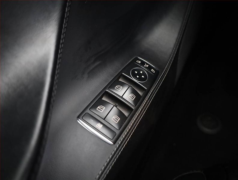Tesla Model S (2019) Standard Range, SoH 88% - fotka 18 z 22