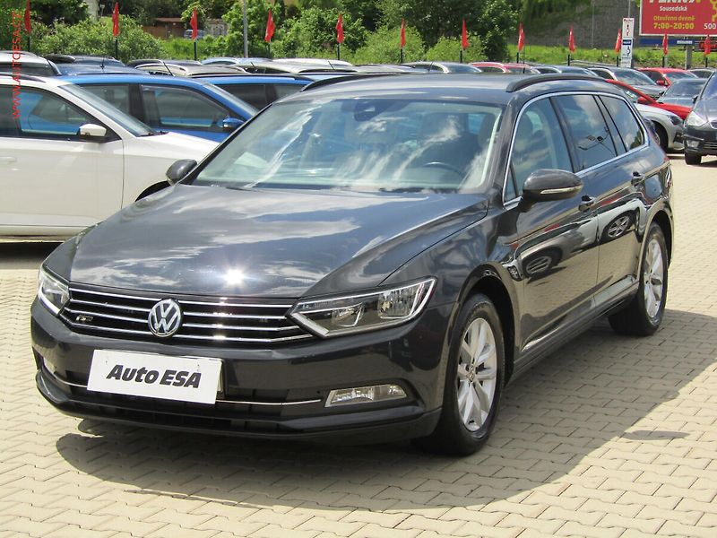 Volkswagen Passat (2018) 1.4TSi, DSG, výhřev sed. - fotka 3 z 19