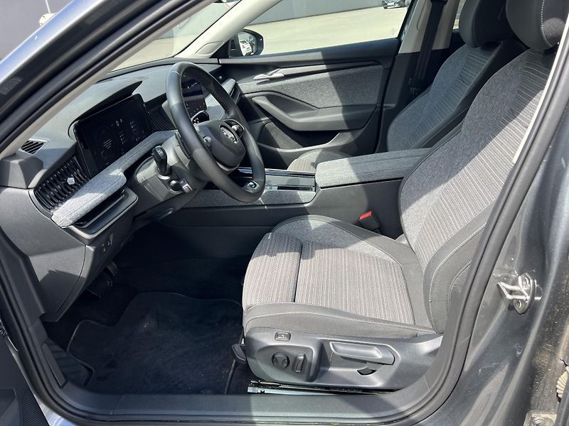 Škoda Superb 2.0 TDi Selection ČR - fotka 8 z 20