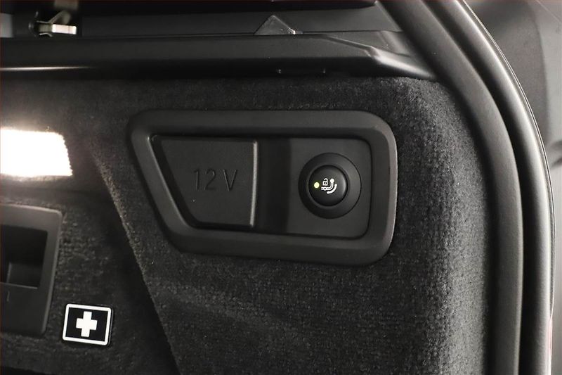 BMW X7 (2024) M60i, 7míst, Vzduch, 360°, ACC - fotka 18 z 23