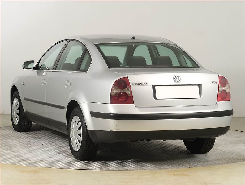 Volkswagen Passat (2005) 1.9 TDI, nová STK, Klima - fotka 4 z 16