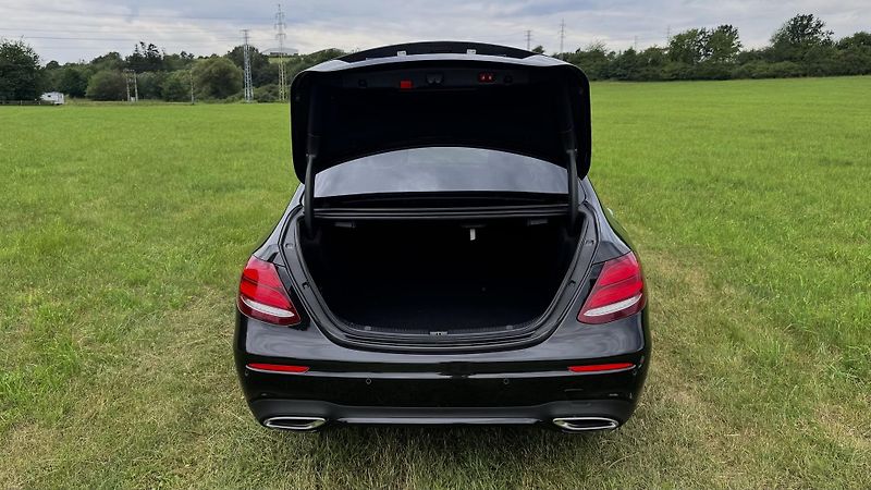 Mercedes-Benz Třídy E (2020) E450 V6 Biturbo 4matic AMG - fotka 9 z 19