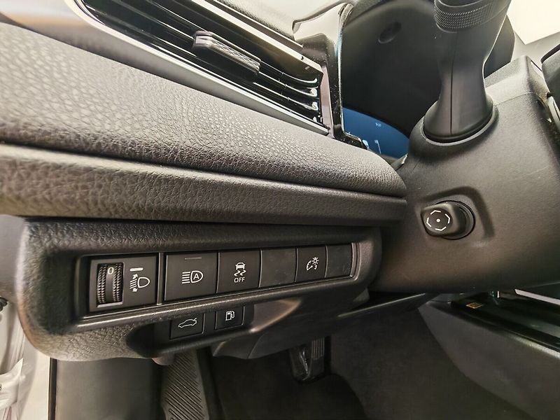 Toyota Camry 2.5 Hybrid Prestige - fotka 24 z 37