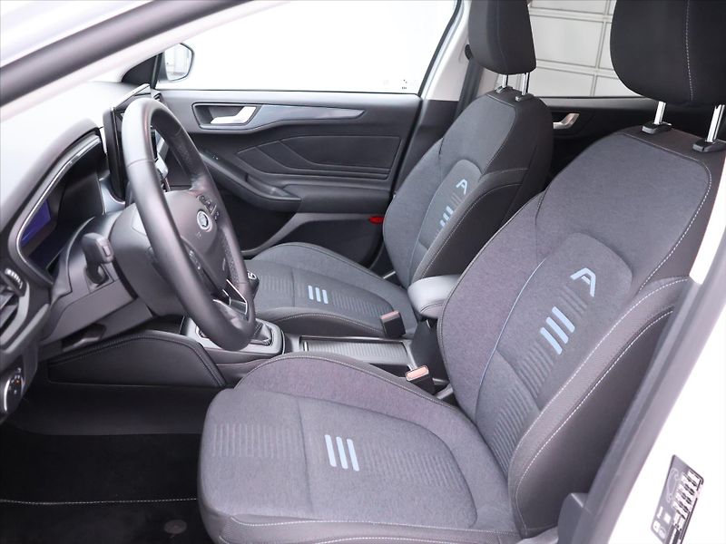 Ford Focus 1.0 EB 114 kW CZ DPH 1.Maj. - fotka 9 z 28
