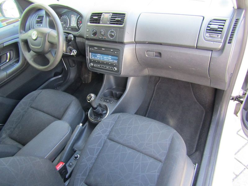 Škoda Roomster (2012) 1.6 TDI 66kW - fotka 14 z 37