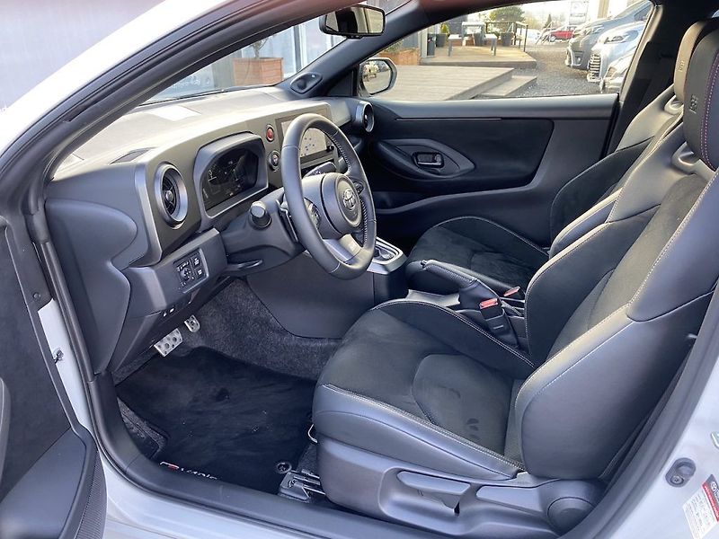 Toyota GR Yaris ČR, Dynamic VIP, DPH, A/T - fotka 9 z 31