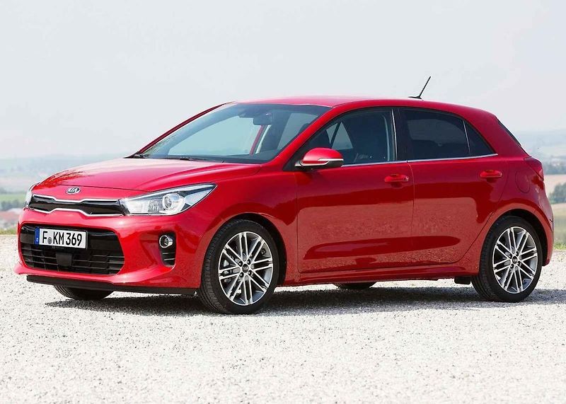 Kia nabízí před Vánoci slevy od 25 až do 70 tisíc korun.
