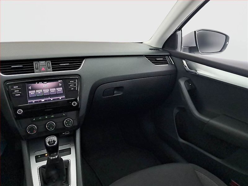 Škoda Octavia (2018) Ambition 1.6 TDI, Serv.kniha - fotka 8 z 17