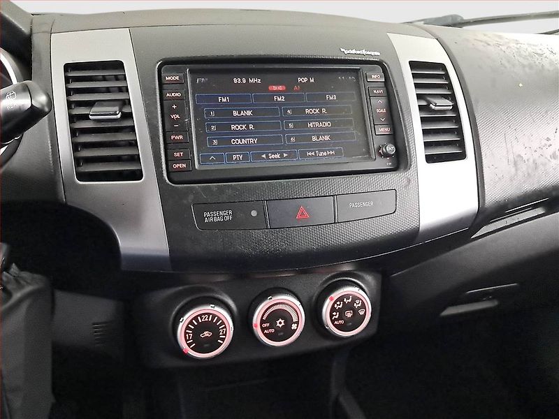 Citroën C-Crosser (2007) 2.2 HDI, 4X4, 7 míst - fotka 12 z 21
