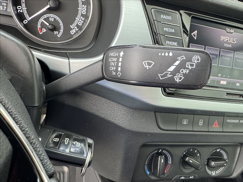Škoda Fabia 1,0 TSI DPH tažné 1.maj. ČR - fotka 31 z 50