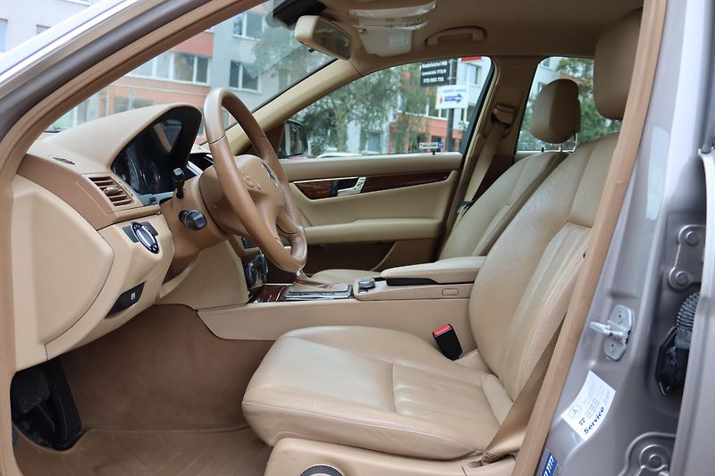 Mercedes-Benz Třídy C C220 (W204) ELEGANCE - fotka 16 z 40