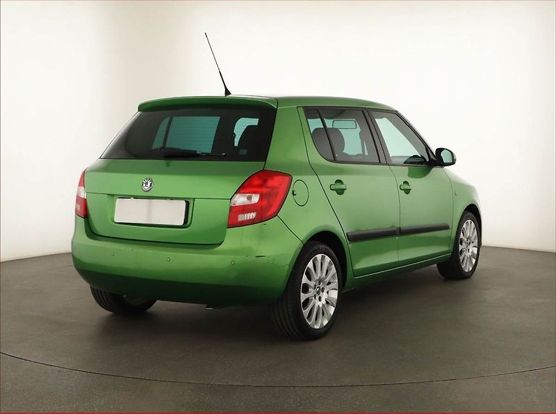Škoda Fabia (2011) Sport 1.2 TSI, oblíbený vůz - fotka 5 z 12