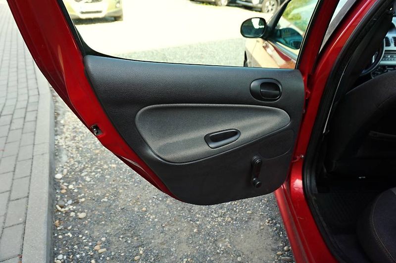 Peugeot 206 (2008) 206 GENERATION 1.4 55 kW - fotka 18 z 30