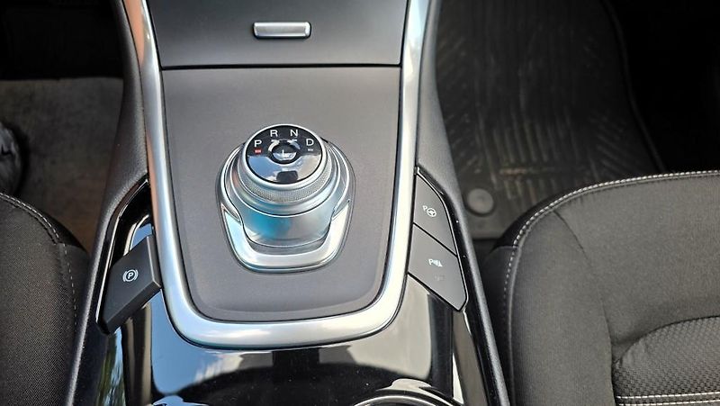 Ford Galaxy (2023) 2.5i HEV Titanium 7 míst AT TZ - fotka 40 z 44