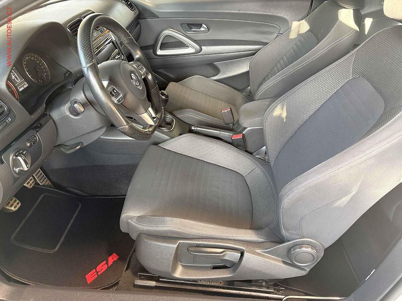 Volkswagen Scirocco (2012) 2.0 tsi - fotka 9 z 16