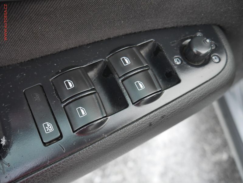 Audi A4 (2006) 1.9 TDi, AAC, TZ - fotka 12 z 14