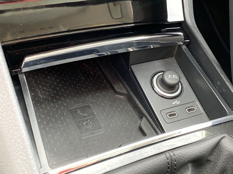 Škoda Karoq (2023) 2.0 TDI Ambition - fotka 24 z 34