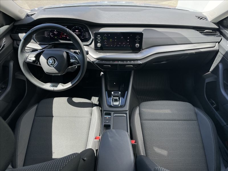 Škoda Octavia 2,0 TDI DSG Ambition Plus LED - fotka 6 z 24