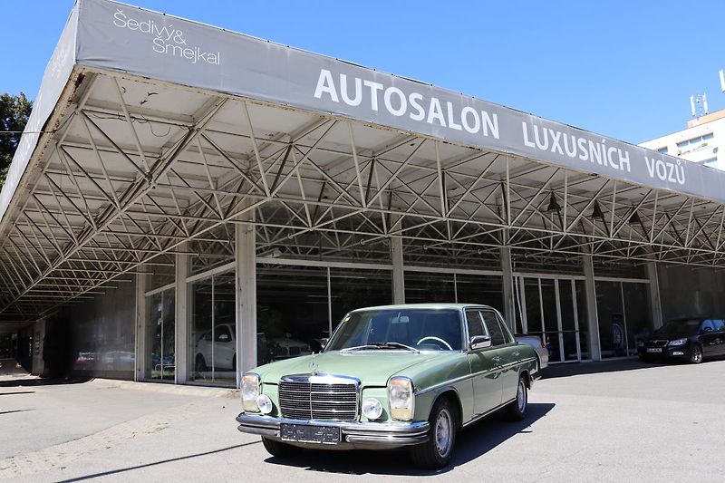 Mercedes-Benz 115 W115 230.4 manuál - fotka 1 z 50