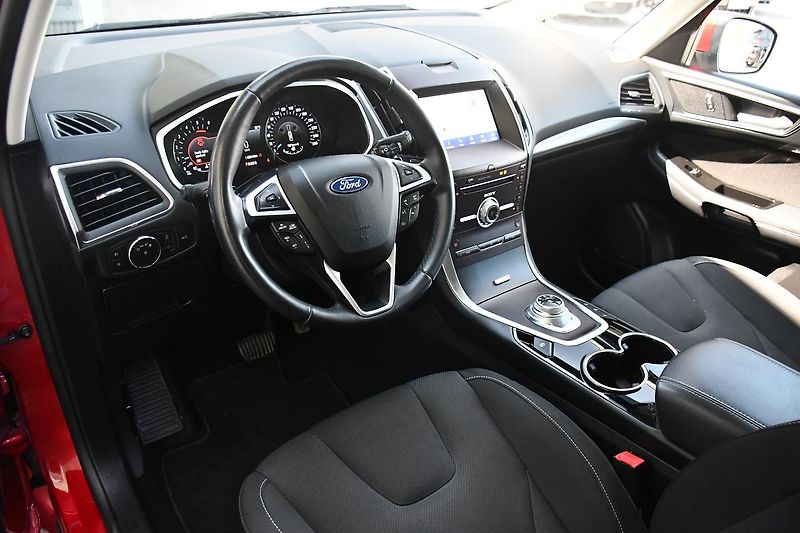 Ford S-MAX 2,0TDCi ČR 1.MAJITEL 140KW AT - fotka 9 z 53