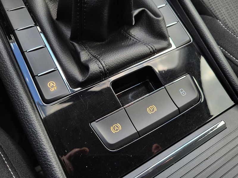 Škoda Superb III 2.0 TDi 110kW AMBITION *ČR - fotka 22 z 44