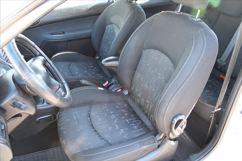 Peugeot 206 1,4 i  KLIMATIZACE - fotka 18 z 20