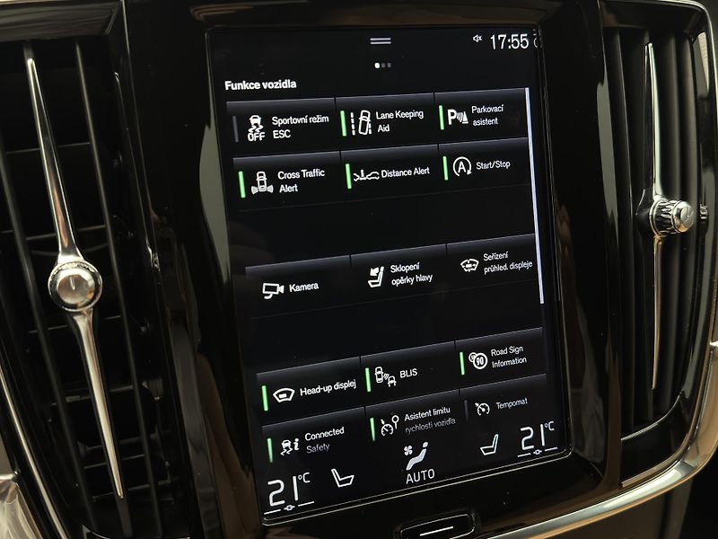 Volvo V90 D4 MOMENTUM PRO POLESTAR AUT - fotka 33 z 47
