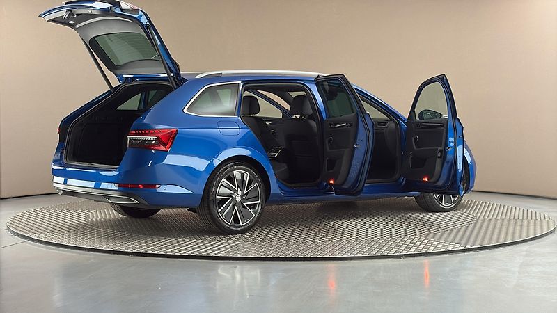 Škoda Superb 2.0 TDI DSG L&K Combi - fotka 6 z 36