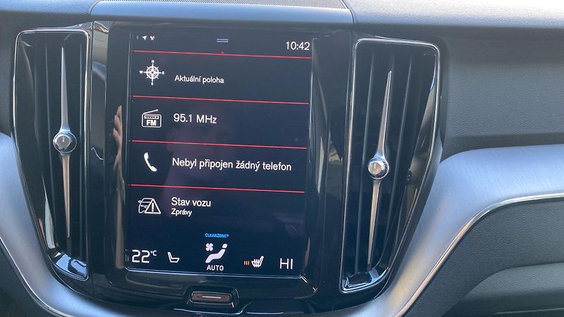 Volvo XC60 MOMENTUM PRO, B4 AWD, 145+10 k - fotka 22 z 26